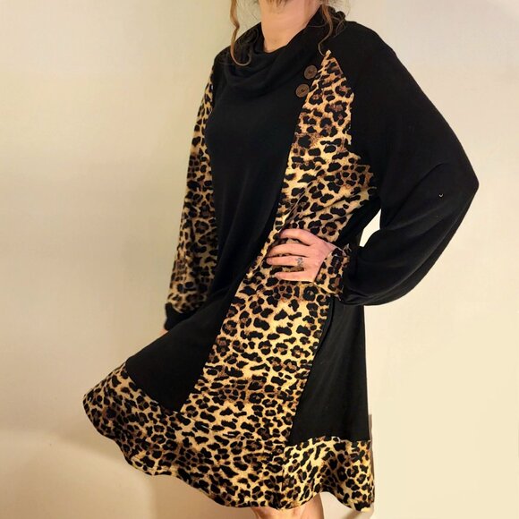 Suzanne Betro Dresses & Skirts - Suzanne Betro - Elegant flowy dress - Animal print‎ - Size 1X
